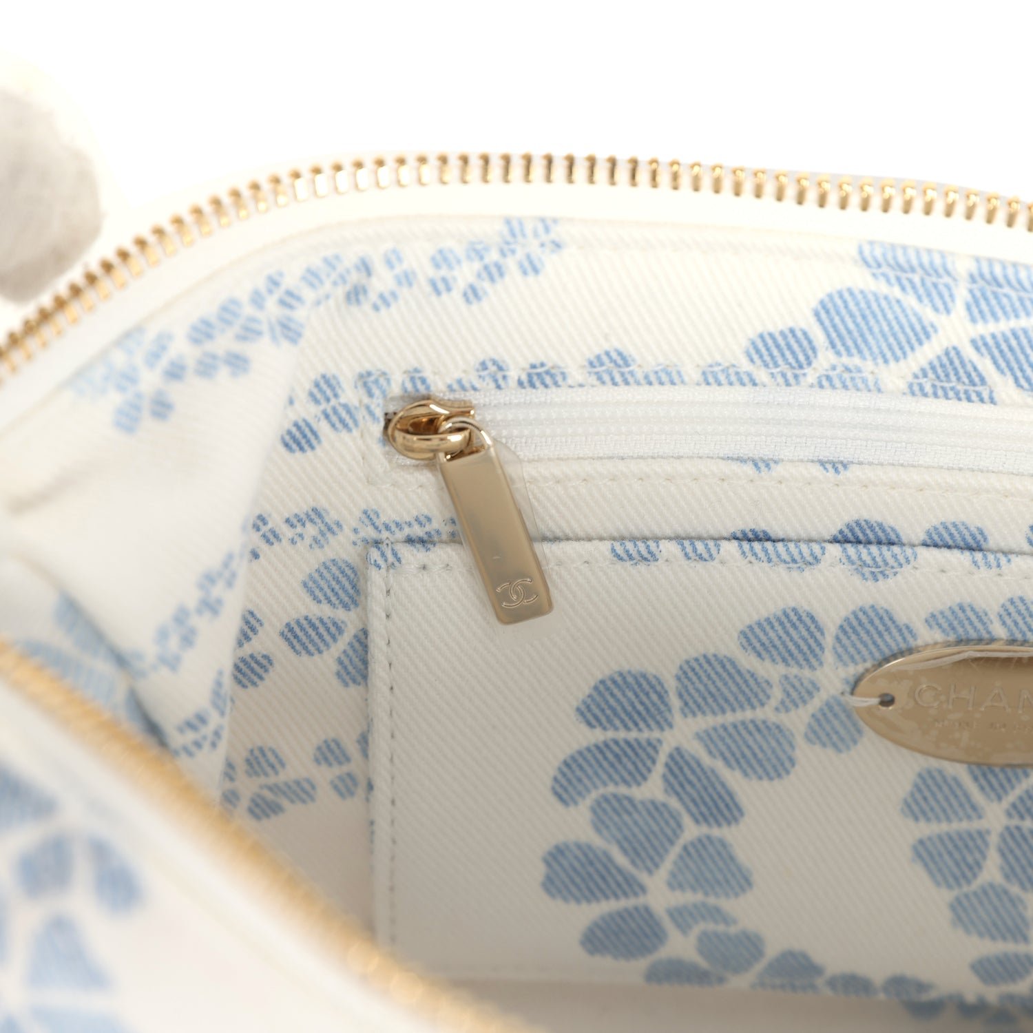 Chanel Large Hobo White Denim — view 10