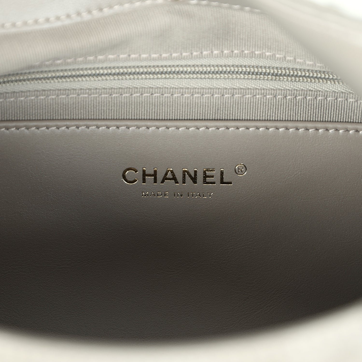 Chanel Maxi Hobo Grey Suede — view 9