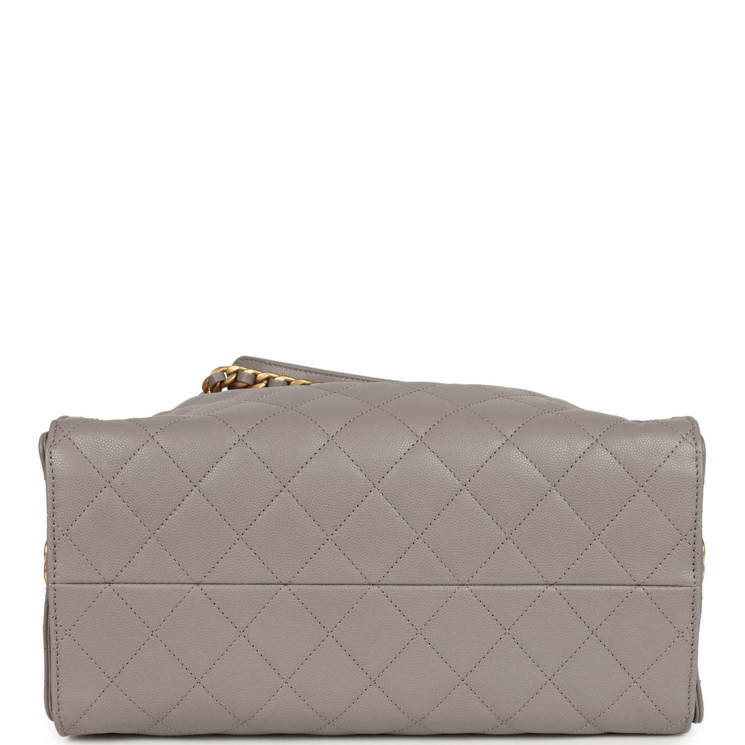 Chanel Medium Hobo Grey Caviar — view 7