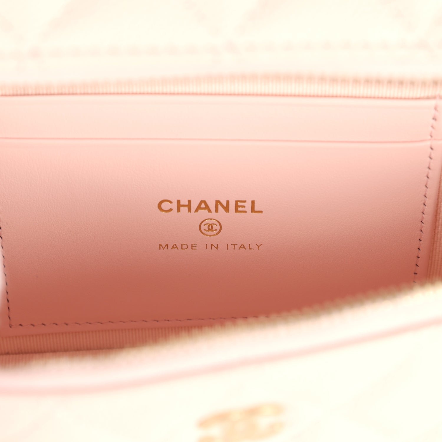 Chanel Vanity Case Light Pink Shiny Caviar Light Gold — view 9
