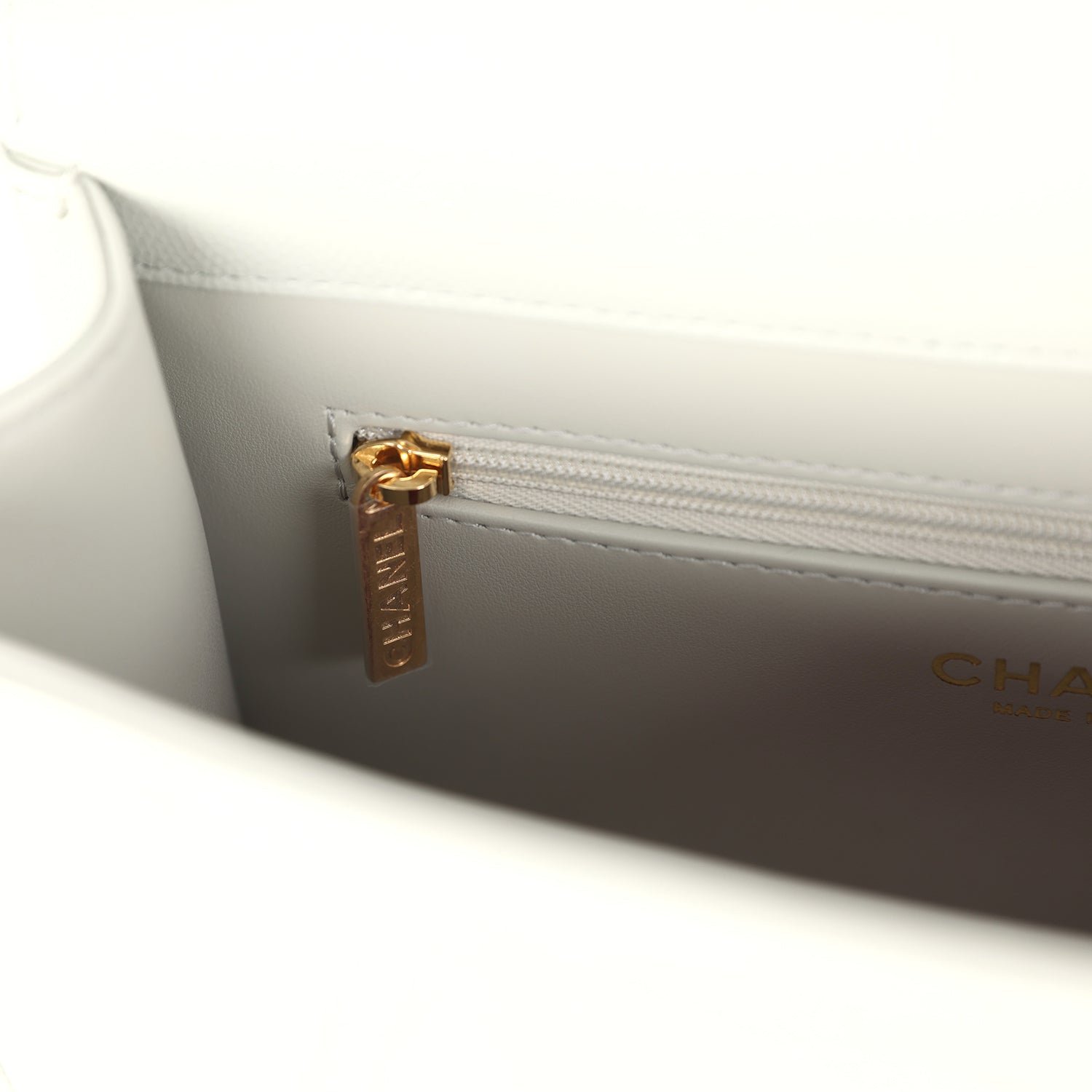 Chanel Small Flap Bag Green Shiny Caviar — view 10