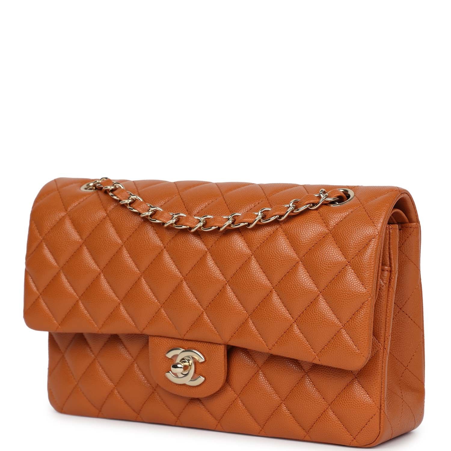 Chanel Medium Classic Double Flap Shiny Caviar — view 2
