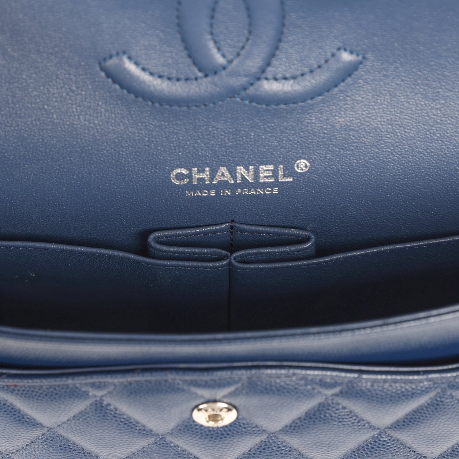 Pre-Owned Chanel Medium Classic Double Flap Caviar — view 9
