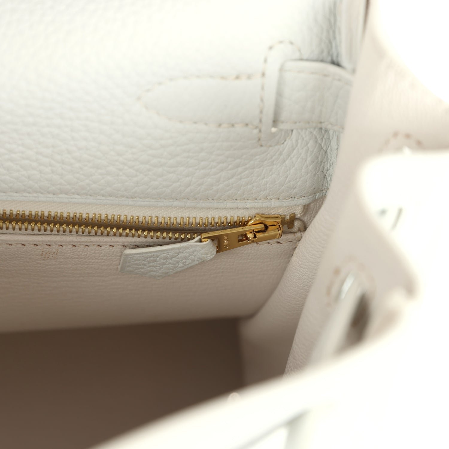 Hermès Kelly Retourne 28 White Clemence — view 4