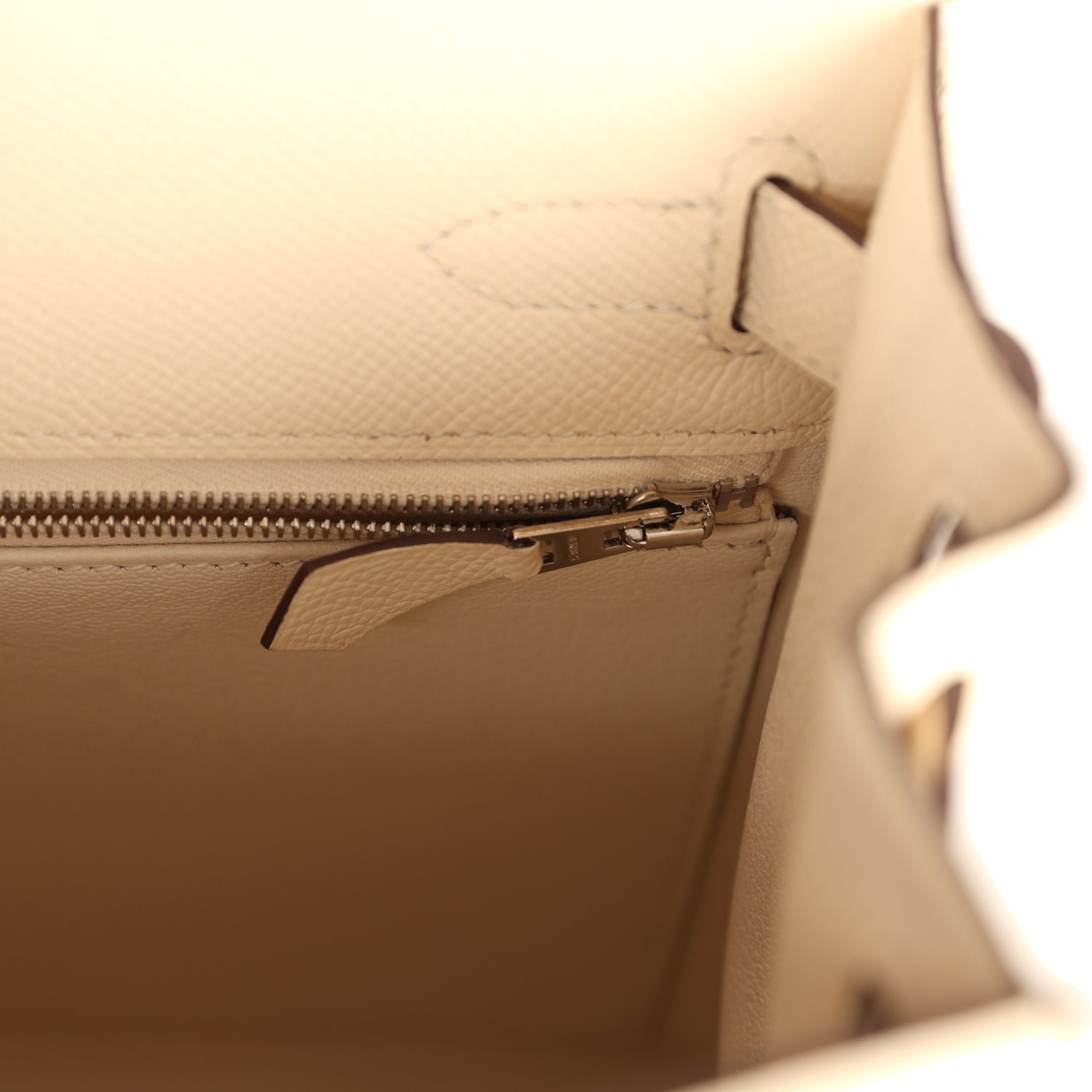 Pre-Owned Hermès Kelly Sellier 28 Nata Epsom — view 9