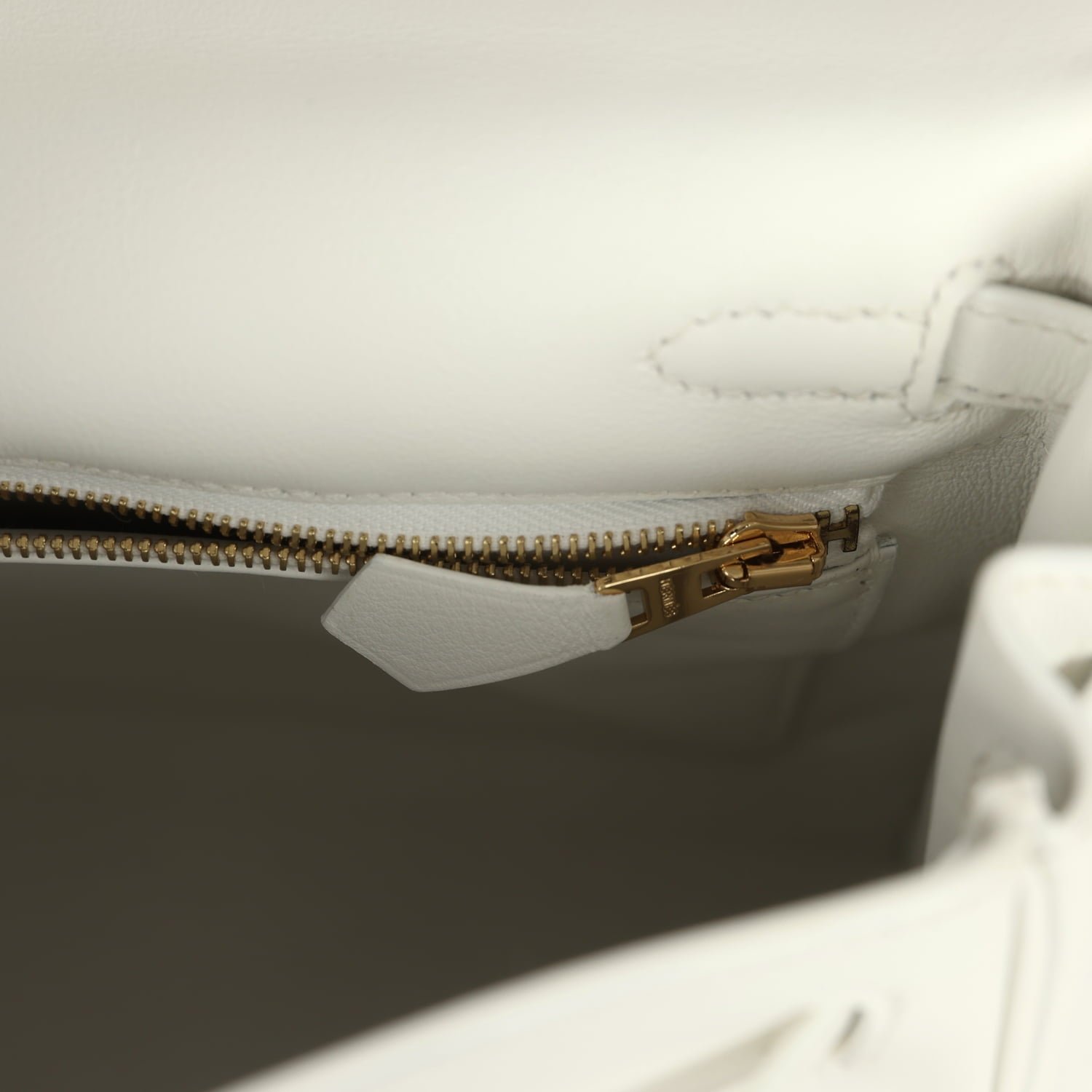 Hermès Kelly Retourne 25 New White Swift — view 9