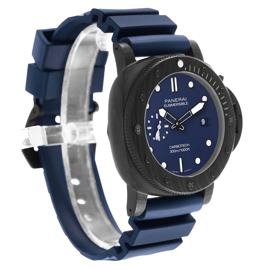 Panerai Submersible QuarantaQuattro case and rubber strap from the side
