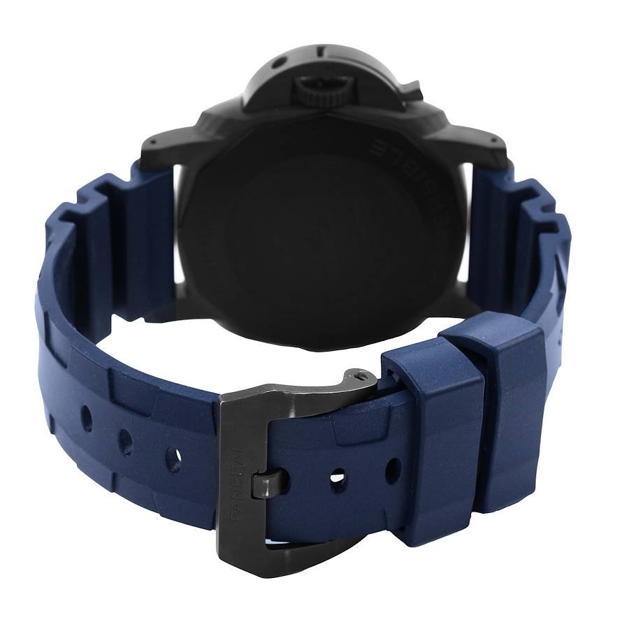 Panerai Submersible QuarantaQuattro caseback and rubber strap buckle
