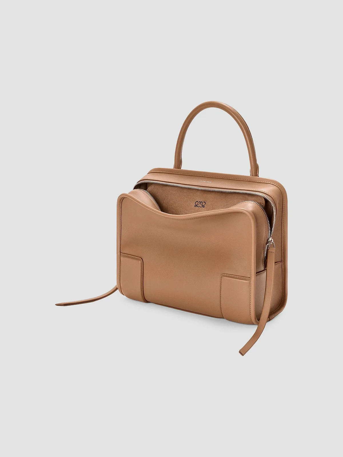 LOEWE Amazona 180 Medium Leather Handbag for Sale
