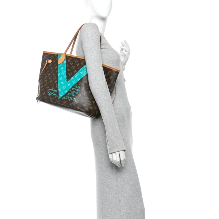 Louis Vuitton Monogram V Neverfull MM Turquoise – Very Good 2015 for Sale — alternate view